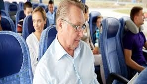 لتفادي فقدان السمع... أين يجب الجلوس في الطائرة والأماكن العامة؟