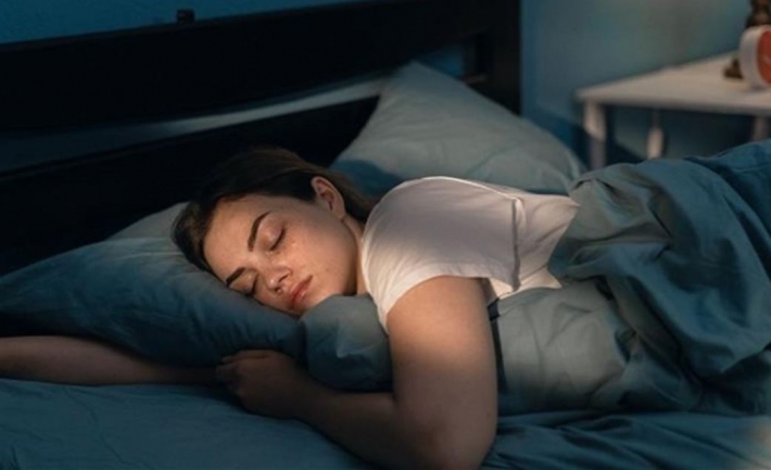 دراسة حديثة: كثرة النوم قد تكون خطراً على الدماغ