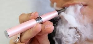 دراسة: السجائر الإلكترونية تحتوي على مادة أكثر حلاوة من السكر بـ 13 ألف مرة