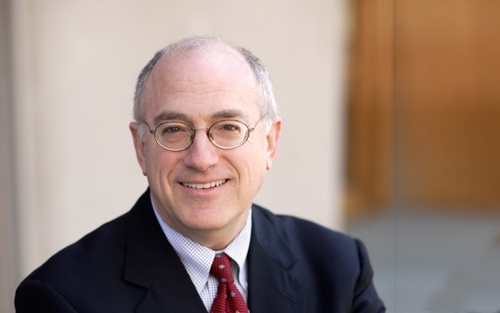 پڕۆفیسۆر دانیاڵ كورتزەر بۆ گوڵان:  پێم وانییە سیاسەتی دۆناڵد ترەمپ ئاشتی و سەقامگیری لە ڕۆژهەڵاتی ناوەڕاست بێنێتەدی