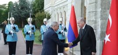 إردوغان وباشينيان يبحثان تطبيع العلاقات بين تركيا وأرمينيا