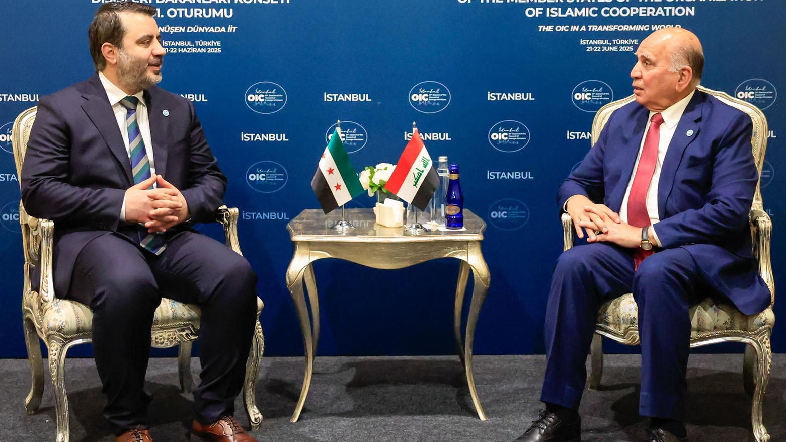وزير الخارجية العراقي لنظيره السوري: استمرار التصعيد بالمنطقة ينذر بوقوع فوضى واسعة