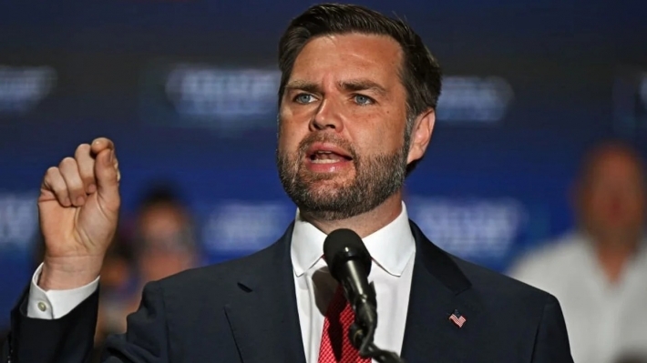 Cîgirê Serokê Amerîkayê: Îran Tengava Hurmuzê bigre, tê wê watê ku biryara xwekuştinê da ye