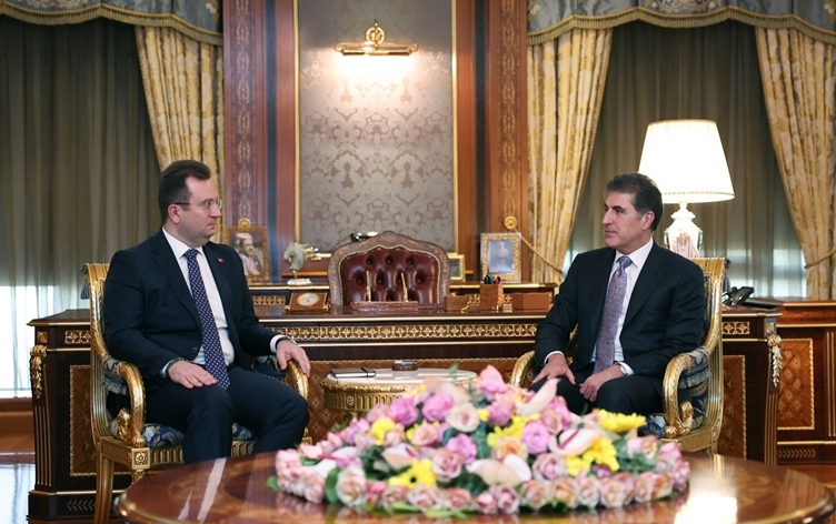 نيجيرفان بارزاني والقنصل التركي يبحثان تطورات الأوضاع بالشرق الأوسط