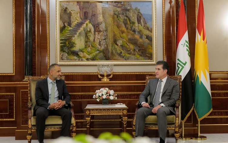 نيجيرفان بارزاني يبحث مع السفير البريطاني في العراق أوضاع المنطقة