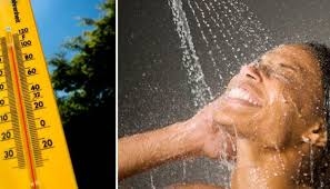 الاستحمام بالماء البارد أثناء موجات الحر قد يكون خطيراً... ما السبب؟