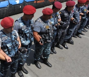 سەرۆکی قەشەکانی ئەرمەنستان دەستگیرکرا