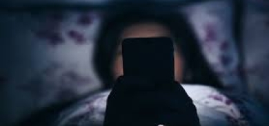 «إدمان الشاشات» يرتبط بخطر الانتحار بين الشباب