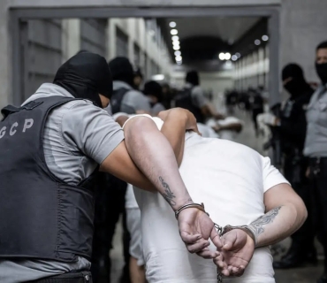 سەدو سی کۆچبەری ئێرانی لە ئەمریکا دەستگیرکران