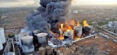 بەهۆی تەقینەوەیەك لە دامەزراوە کیمیاوییەکانی هیندستان دەیان كەس گیانیان لەدەستدا