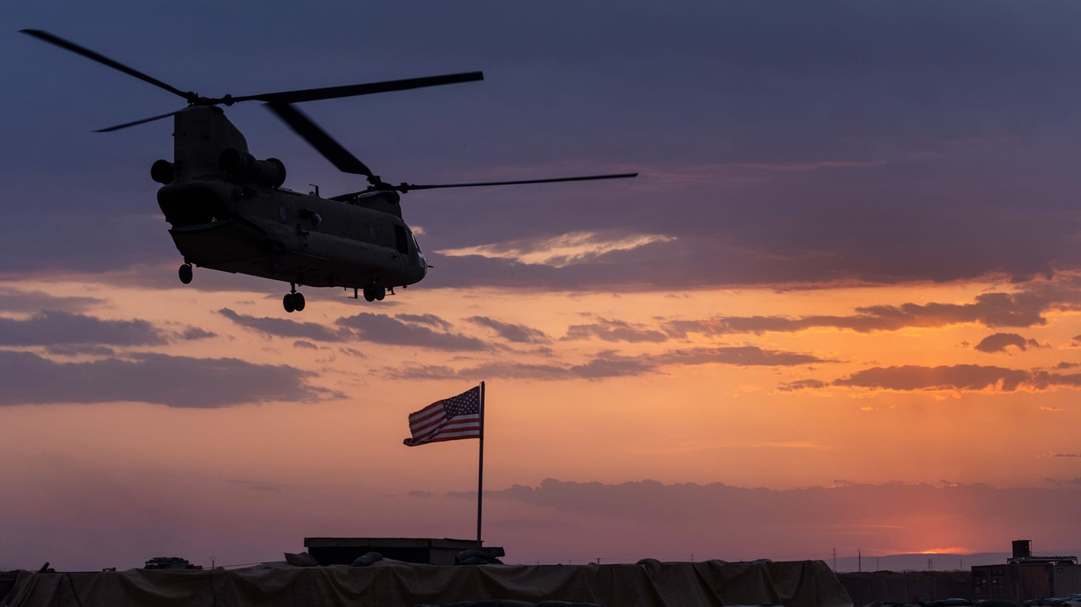 Firokeyeke barhilgir a Hevpeymaniya Navdewletî li baregeheke Hesekê daket