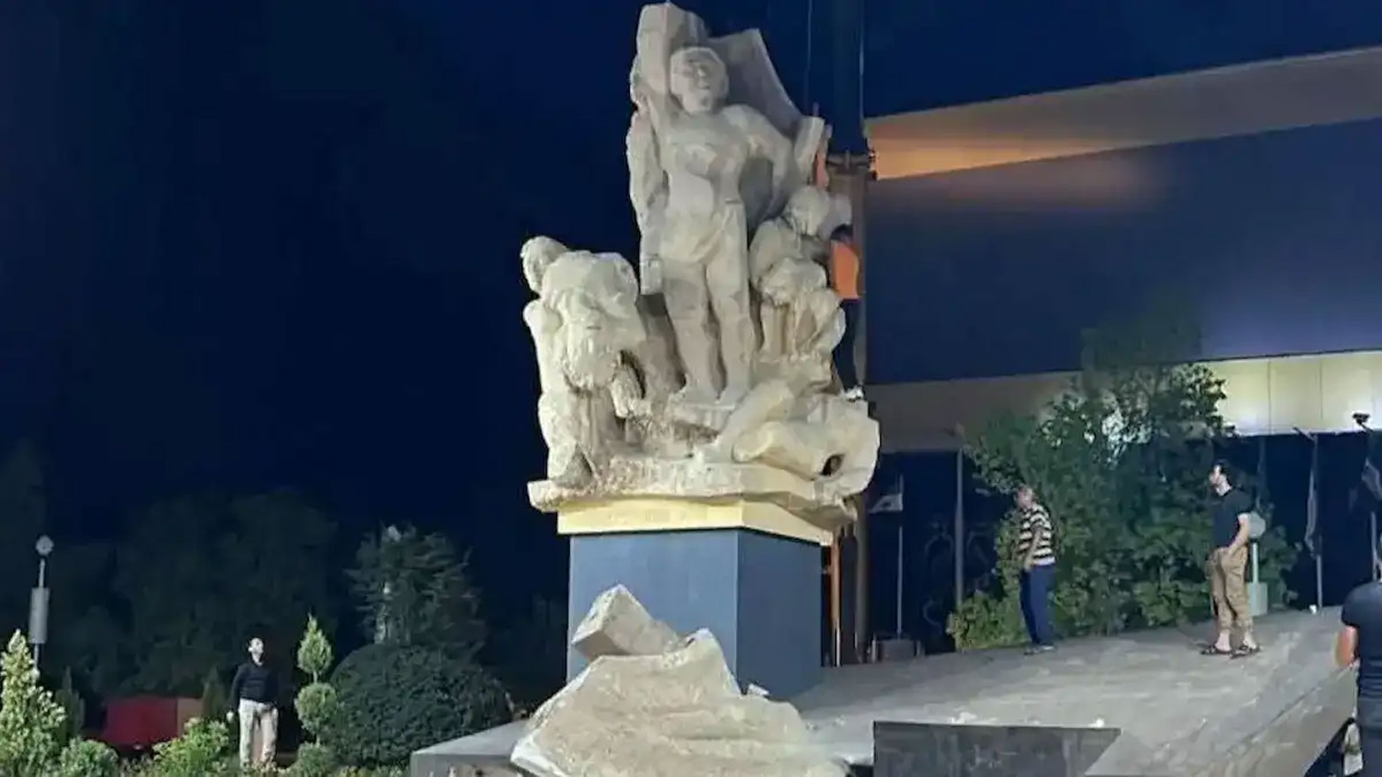 Aleppo's Iconic Martyrs’ Monument Destroyed in Botched Relocation, Sparking Public Outrage