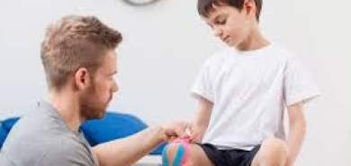 لماذا يصاب بعض الأطفال بالتهاب المفاصل؟