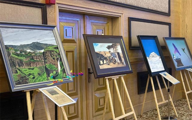 63 تابلۆی پێشمەرگایەتی لە پیشانگای بارزانی