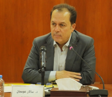 د. سالار عوسمان  بەرپرسی بەشی ڕۆشنبیری و ڕاگەیاندنی پارتی دیموكراتی كوردستان:     دەبێت جیاوازەكانی یەكتری قبووڵ بكەین و پێكەوە كێشەكانی وڵات چارەسەر بكەین