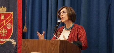 Dr. Roksan Fermanfermaiyan, Pispora Têkiliyên Navneteweyî li Zanîngeha Princetonê, ji Gulanê re: Ewlehî û aramiya Rojhilata Navîn ketiye qonaxeke werçerxanê û pêşeroja wê ber bi nezelaliyê ve biriye