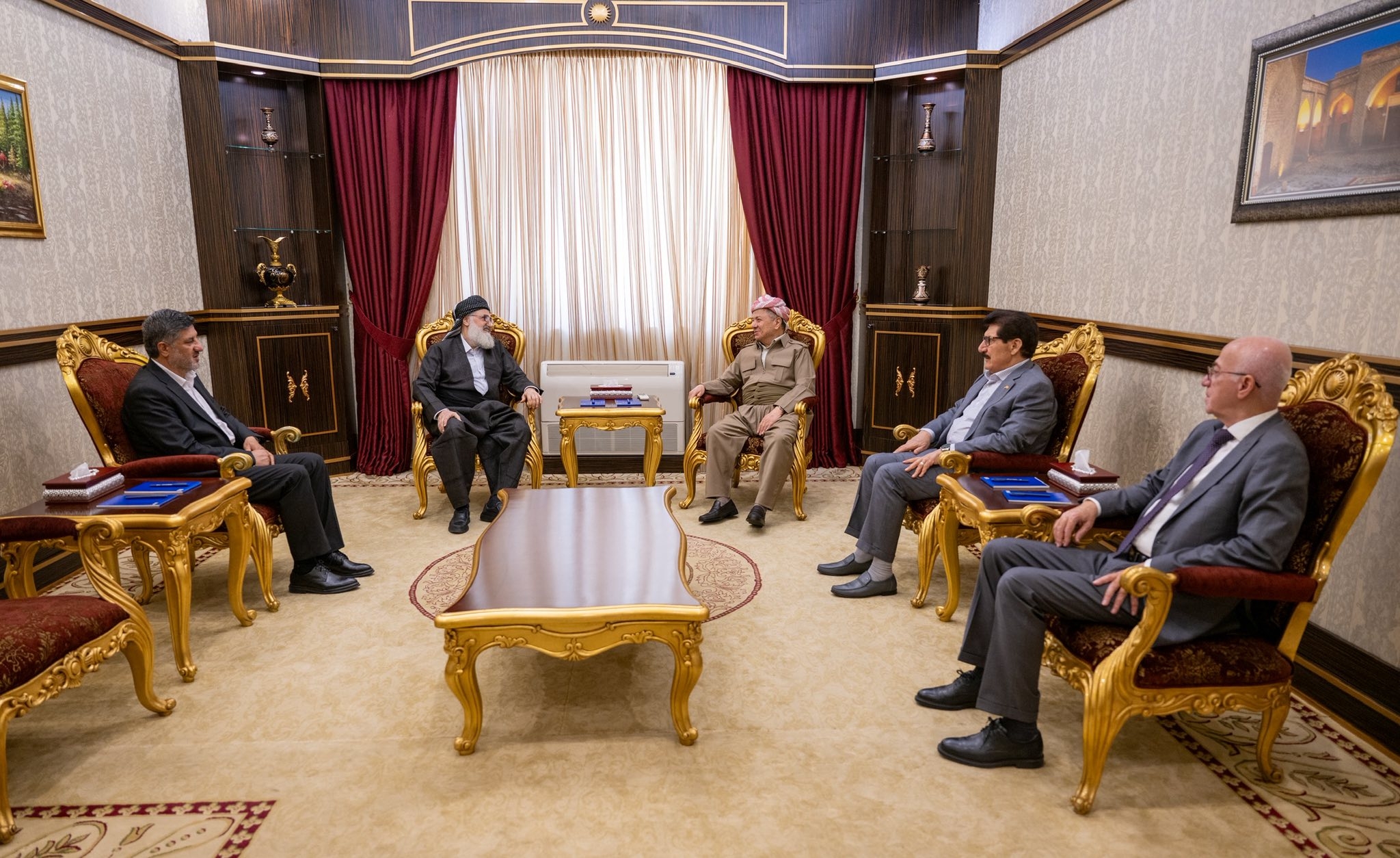 لە سەلاحەددین سەرۆک مەسعود بارزانی پێشوازی لە بەڕێز عیرفان عەبدولعەزیز ڕابەری گشتیی بزووتنەوەی ئیسلامی کرد.