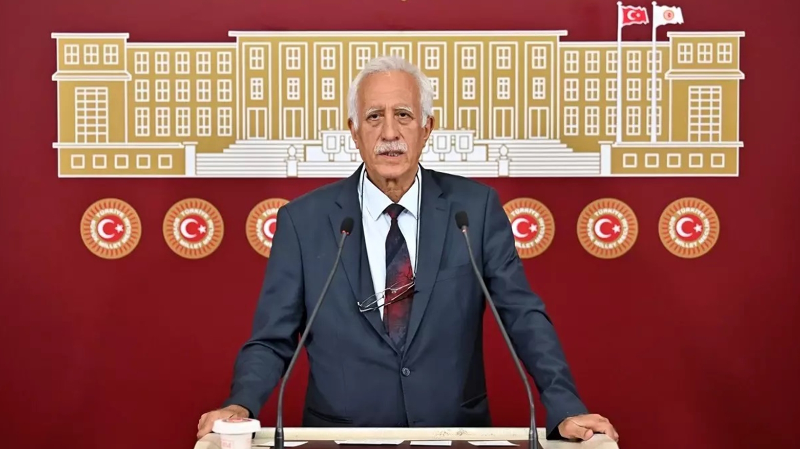 Sînan Çiftyurek: Divê Tirkiye jî gavên cidî bavêje, çareserî ne tenê çekdanîn e