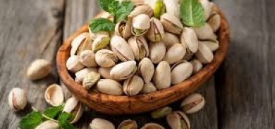 ماذا يحدث للجسم عند تناول الفستق ليلاً؟