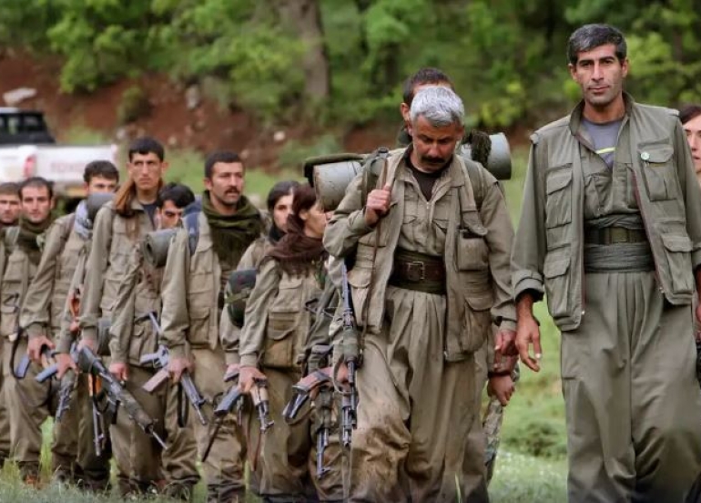 چه‌كی بێ ئاراسته‌و بێ ئه‌نجام, كۆتایه‌كه‌ی هه‌ر ملكه‌چ بوونه‌