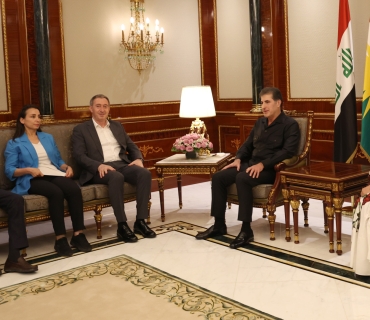 نێچیرڤان بارزانی، سه‌رۆکی هه‌رێمی کوردستان، پێشوازیی له‌ شاندی سه‌رۆکایه‌تیی ده‌م پارتی و ژماره‌یه‌ک له‌ سیاسه‌تمدارانی کورد کرد