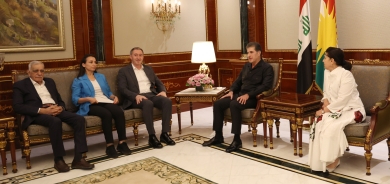 نێچیرڤان بارزانی، سه‌رۆکی هه‌رێمی کوردستان، پێشوازیی له‌ شاندی سه‌رۆکایه‌تیی ده‌م پارتی و ژماره‌یه‌ک له‌ سیاسه‌تمدارانی کورد کرد