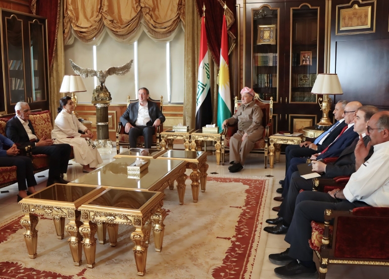 لە سەلاحەددین سەرۆک مەسعود بارزانی پێشوازی لە ژمارەیەک کەسایەتیی سیاسی و شاندی باڵای دەم پارتی کرد