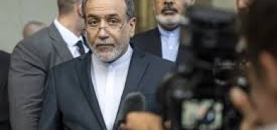 إيران تفاوض على «النووي» وتتشبث بالصواريخ