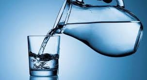 ما كمية المياه التي ينبغي شربها كل يوم؟