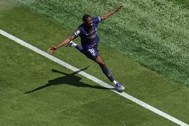 ديمبلي يسعى للفوز بلقب جديد... لتأكيد جدارته بالكرة الذهبية