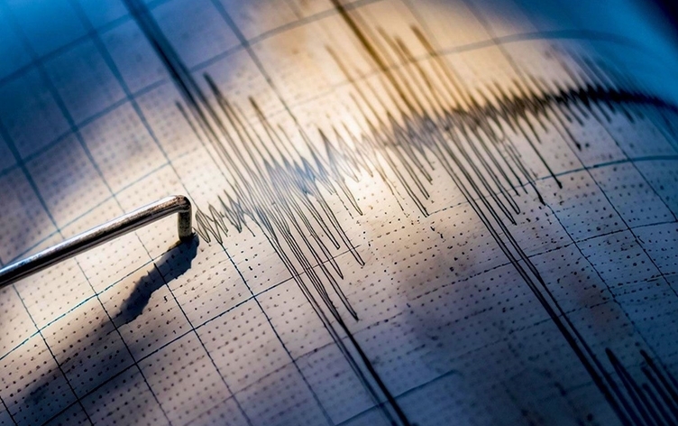 Erdhejeke mezin Endonezya hejand