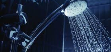 من تعزيز المناعة إلى تقليل التوتر: لماذا يجب عليك الاستحمام بالماء البارد؟