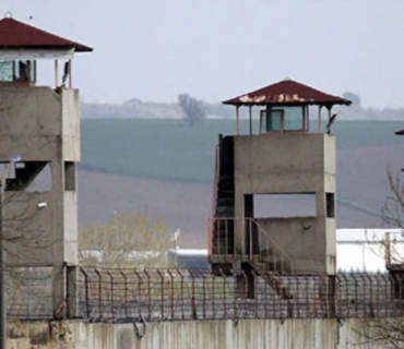 مانگرتنی زیندانیانی سیاسی لە زیندانەکانی تورکیا