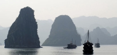 بەلەمێکی گەشتیاری لە ڤێتنام وەرگەڕا و بەهۆیەوە دەیان کەس گیانیان لەدەستدا