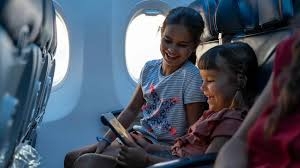 ضوضاء الطائرات قد تؤذي سمعك... كيف تحمي نفسك؟