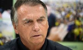 بولسونارو يواجه خطر السجن لانتهاكه حظر استخدام منصات التواصل الاجتماعي