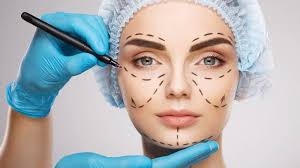 هوس التجميل... بين أخلاقيات المهنة وإغراءات المظهر