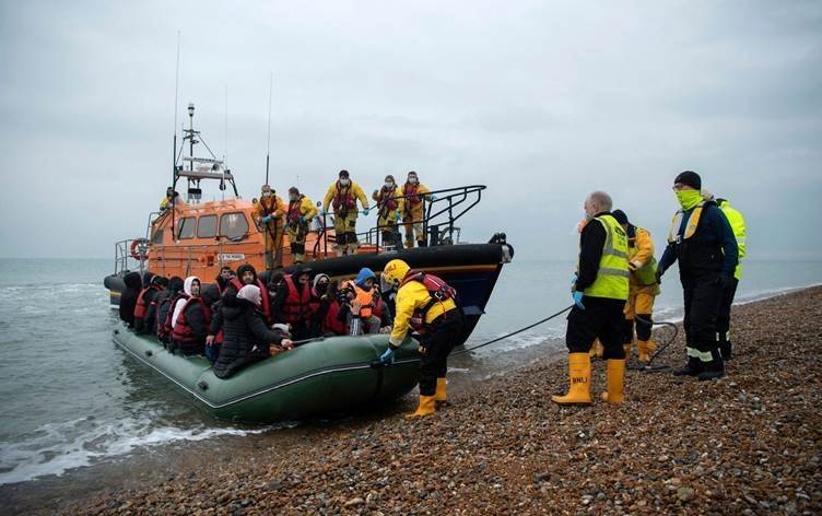 Brîtanyayê ceza da 43 qaçaxçiyan: 10 ji wan Kurd in