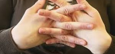 هل تسبب فرقعة الأصابع التهاب المفاصل؟