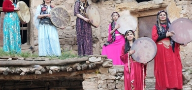 فیستیڤاڵی هەزار دەف تێكەڵكردنی گۆرانیی نیشتمانی، ئایینی و عیرفانی