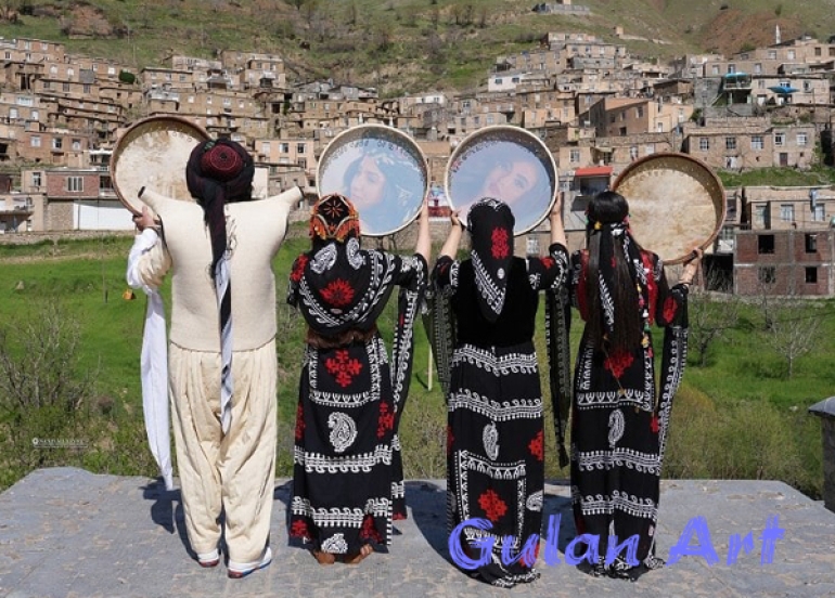 فیستیڤاڵی هەزار دەف تێكەڵكردنی گۆرانیی نیشتمانی، ئایینی و عیرفانی