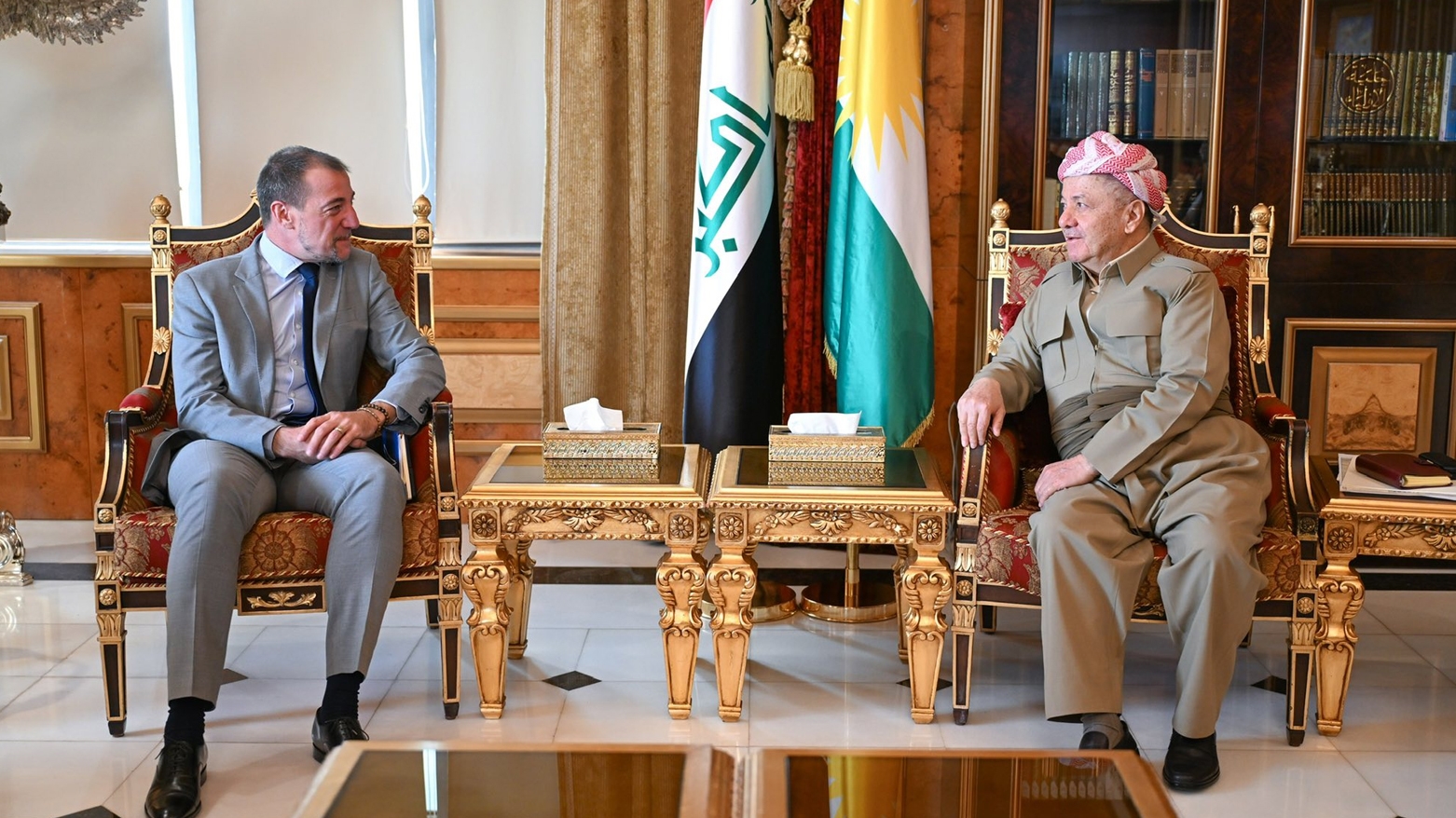 الرئيس بارزاني يستقبل القنصل الفرنسي مصيف صلاح الدين