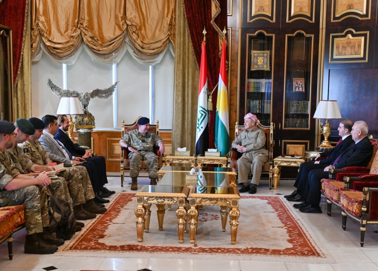 لە سەلاحەددین سەرۆک مسعود بارزانی پێشوازی لە شاندێکی سەربازیی بەریتانیا بە سەرۆکایەتیی بەڕێز ئیدوارد ئاڵگرن، ڕاوێژکاری باڵای بەرگری بەریتانی بۆ کاروباری ڕۆژهەڵاتی ناوەڕاست و باکووری ئەفریقا کرد