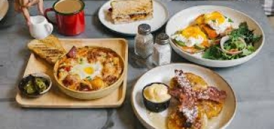 ما الوقت المثالي لتناول وجبة الإفطار؟ وما أهم مكوناتها لإنقاص الوزن؟