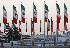 إيران تفتح نصف نافذة للتفاوض