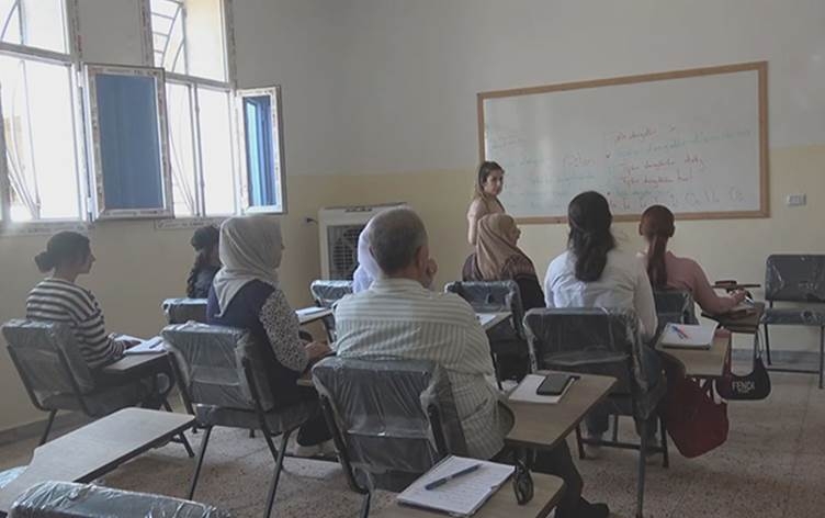 Li Reqayê Ereb fêrî Kurdî dibin