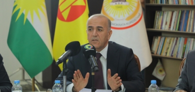 بورهان ئەرگوشی  ڕاوێژكار لە وەزارەتی پەروەردە و فێركردنی حكومەتی هەرێمی كوردستان:     ئێستا لە پڕۆگرامەكانی خوێندنی وەزارەتی پەروەردە، نەك تەنیا بابەتە زانستییەكان بە زمانی كوردی، بەڵكو خودی بابەتی زمانی كوردی گرفتی زۆری هەیە