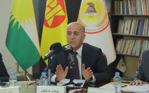 بورهان ئەرگوشی  ڕاوێژكار لە وەزارەتی پەروەردە و فێركردنی حكومەتی هەرێمی كوردستان:     ئێستا لە پڕۆگرامەكانی خوێندنی وەزارەتی پەروەردە، نەك تەنیا بابەتە زانستییەكان بە زمانی كوردی، بەڵكو خودی بابەتی زمانی كوردی گرفتی زۆری هەیە