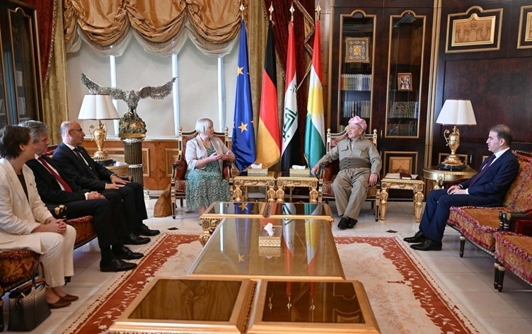 Serok Barzanî: Em dixwazin destûr bê bicihkirin