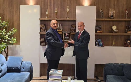 سكرتێری گشتیی YNDK پێشوازى لە سەرنووسەرى رۆژنامەى (التآخي) دەكات